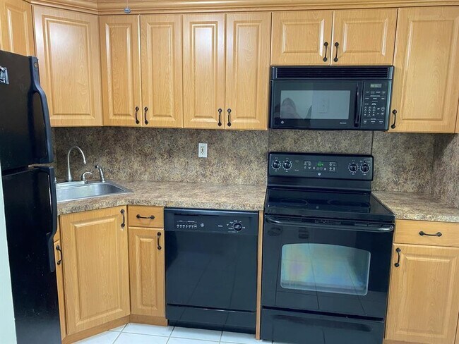 340 NW 19th St in Boca Raton, FL - Building Photo - Building Photo