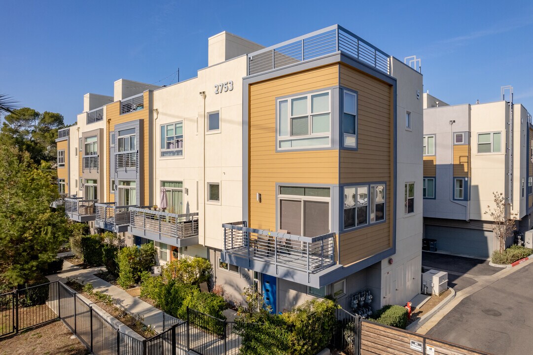 Latitudes at Silver Lake in Los Angeles, CA - Building Photo