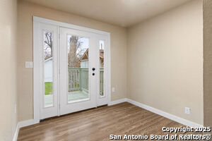 1010 W Lynwood Ave in San Antonio, TX - Building Photo - Building Photo