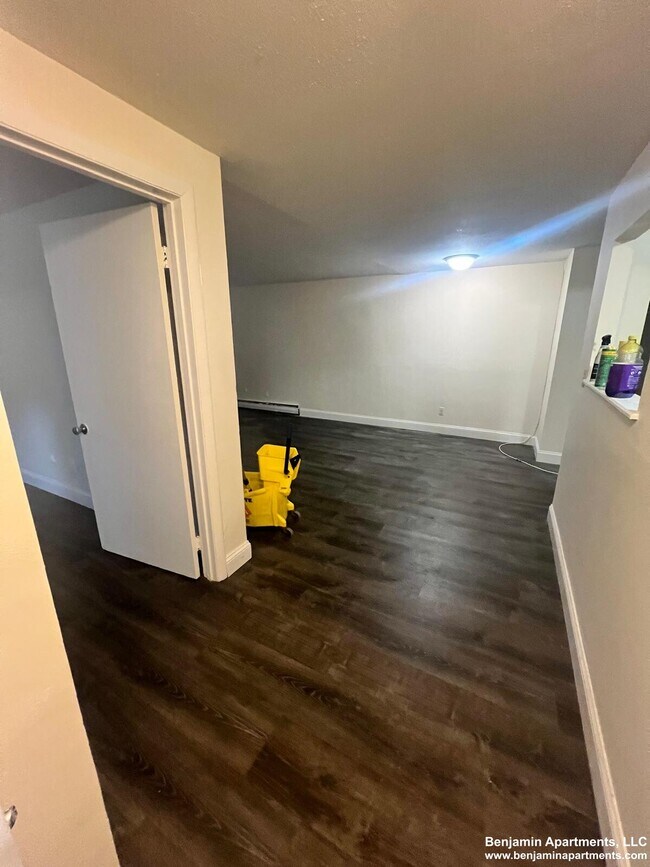 110 Dustin St, Unit 5 in Boston, MA - Building Photo - Building Photo