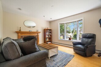 28 Shoals View Dr in Rye, NH - Building Photo - Building Photo