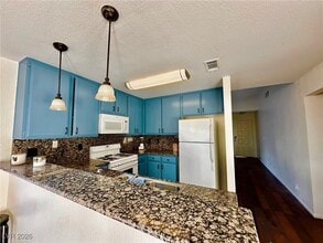 7385 Coffeyville Ave in Las Vegas, NV - Building Photo - Building Photo