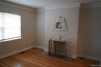 7010 Thatcher St in Detroit, MI - Building Photo - Building Photo