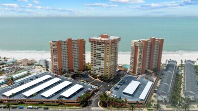 17940 Gulf Blvd in Redington Shores, FL - Foto de edificio - Building Photo