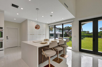 10385 Avenida Del Rio in Delray Beach, FL - Foto de edificio - Building Photo