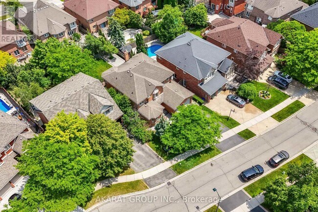 1425 Creekwood Trail in Oakville, ON - Building Photo - Building Photo