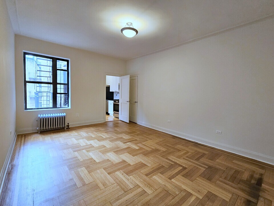 652 W 163rd St, Unit 51 in New York, NY - Building Photo