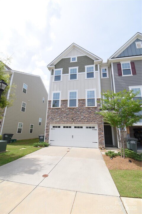 12120 Ardrey Park Dr in Charlotte, NC - Building Photo