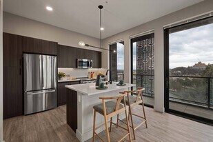 Tapestry in Seattle, WA - Building Photo