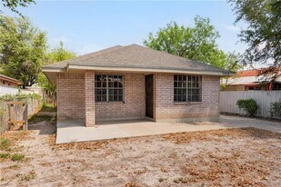 18 Gumwood Ave in McAllen, TX - Building Photo