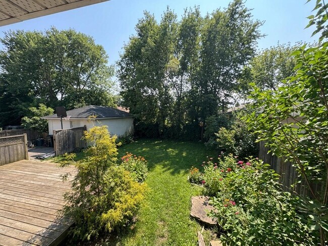 66 Grenadier Dr in Hamilton, ON - Building Photo - Building Photo