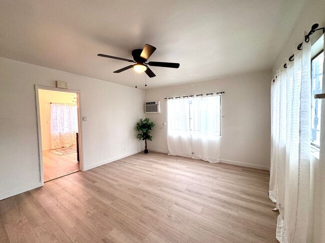 1540 W 60th St in Los Angeles, CA - Foto de edificio - Building Photo