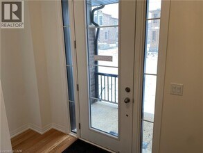 70 Freedom Cres in Hamilton, ON - Building Photo - Building Photo