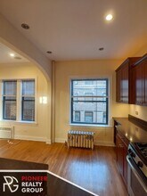 736 W Addison St, Unit 2 in Chicago, IL - Building Photo - Building Photo