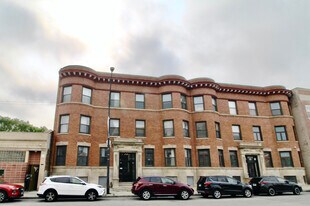 3720 S Indiana Ave in Chicago, IL - Building Photo