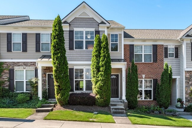 property at 100 Stratford Lakes Dr