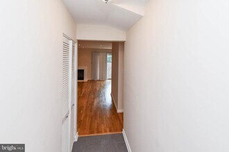 49 Hawthorne Ct NE in Washington, DC - Building Photo - Building Photo