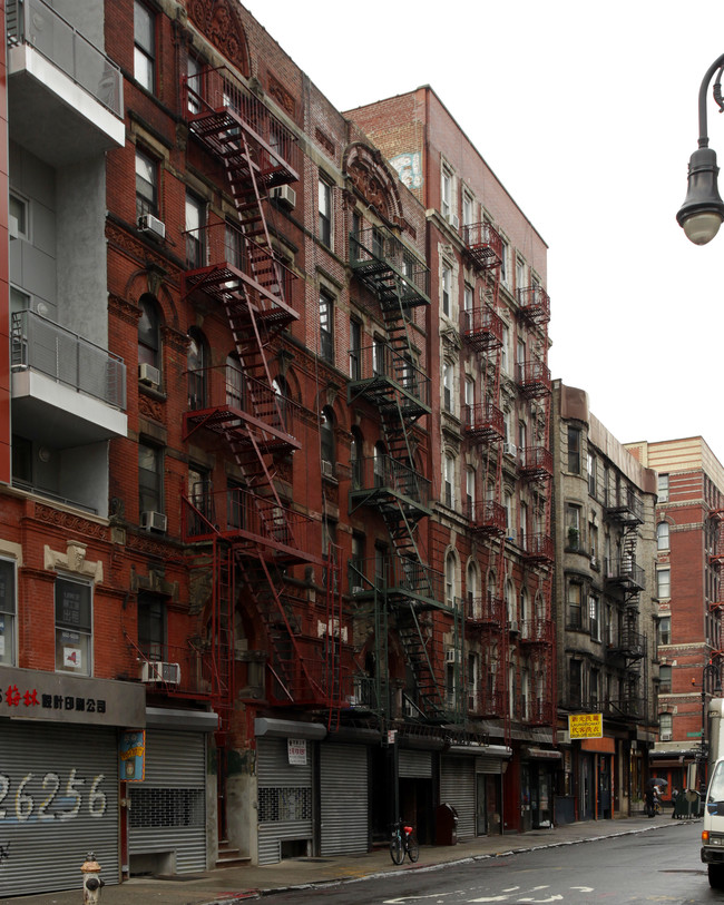 247 Broome St in New York, NY - Foto de edificio - Building Photo