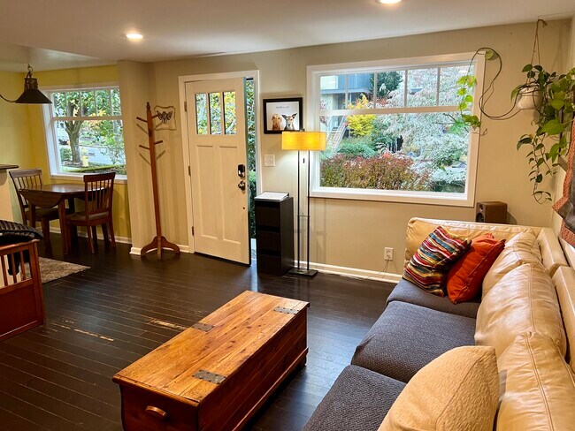 526 N 84th St in Seattle, WA - Building Photo - Building Photo