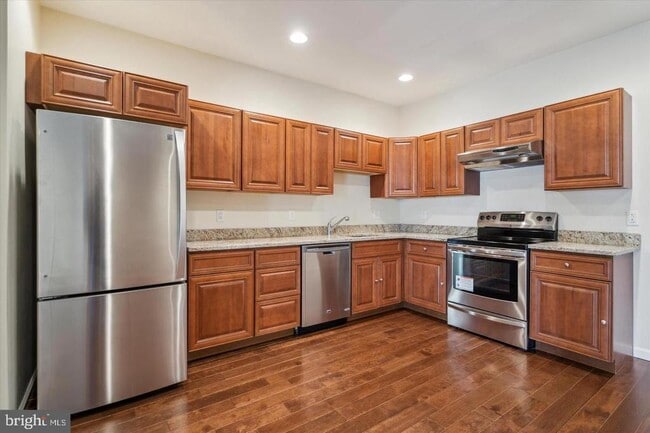 property at 118-20 Richmond St