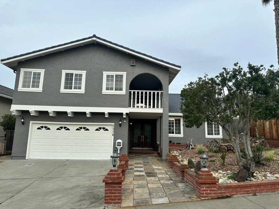 2576 Somerset Dr in Belmont, CA - Building Photo