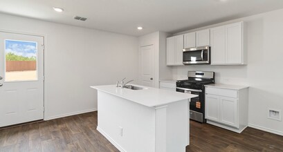 1436 Sequoia Pk in Converse, TX - Building Photo - Building Photo