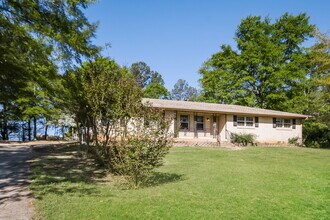 3730 Sunny Hill Dr in Loganville, GA - Building Photo - Building Photo