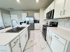 2876 Star Coral Dr in North Fort Myers, FL - Building Photo - Building Photo