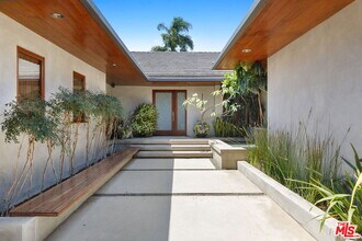 1125 Napoli Dr in Los Angeles, CA - Building Photo - Building Photo