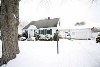 39 Maplewood St in Old Saybrook, CT - Building Photo - Building Photo