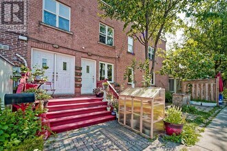 226 Greenwood Ave in Toronto, ON - Building Photo - Building Photo