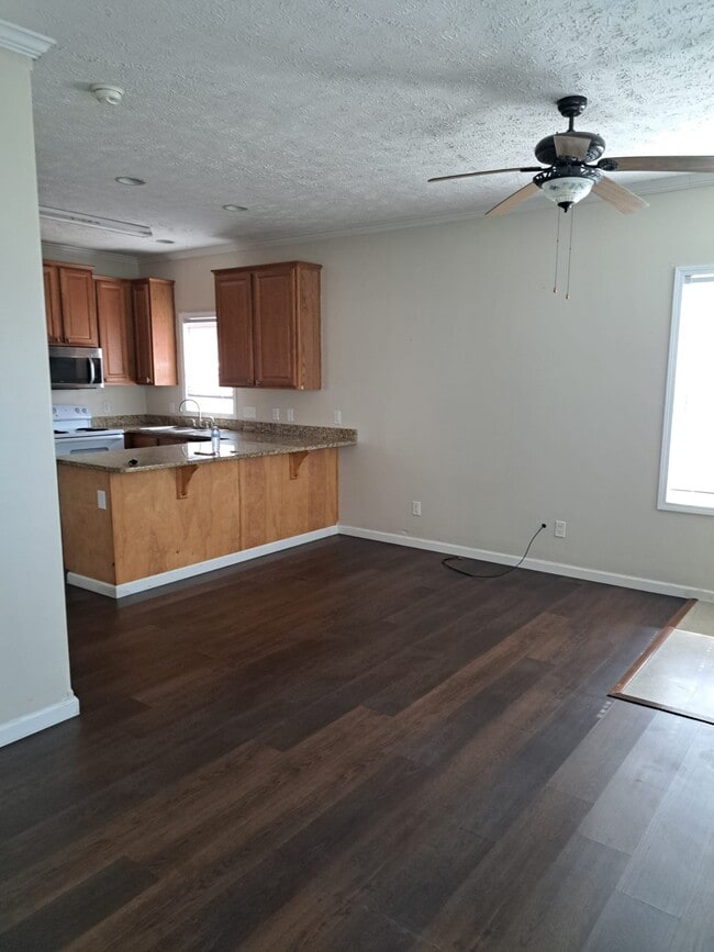 2525 Esplanade St in Ocean Springs, MS - Building Photo - Building Photo