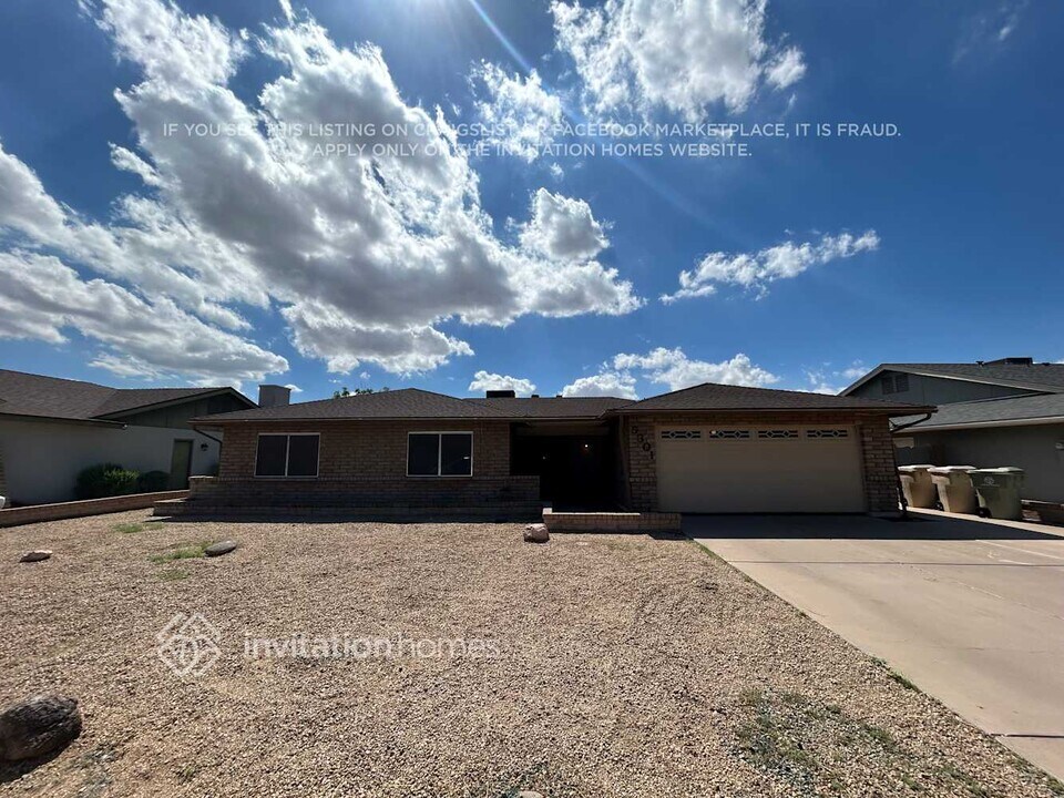 5301 W Wood Dr in Glendale, AZ - Building Photo