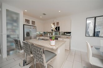 15785 NW 91st Ct in Miami Lakes, FL - Building Photo - Building Photo