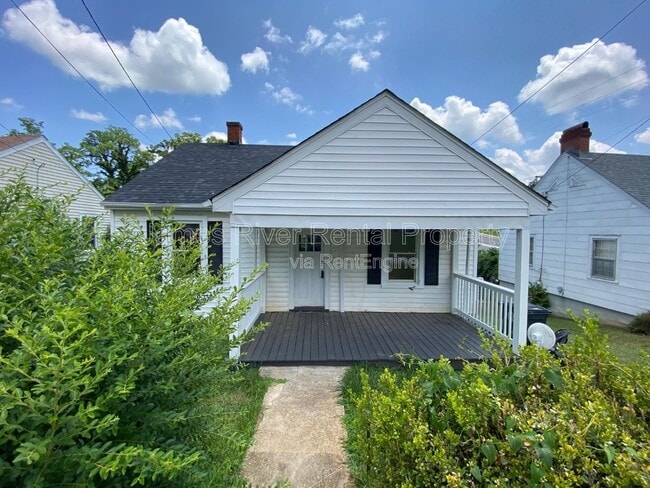 property at 2020 Rose Ln