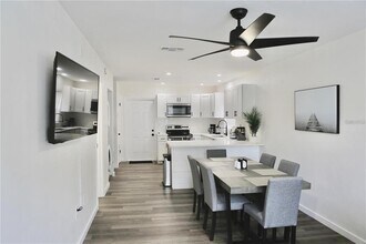 3308 SW 26 Way in Gainesville, FL - Building Photo - Building Photo