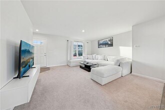 32 Florence Ln in Amherst, NY - Building Photo - Building Photo