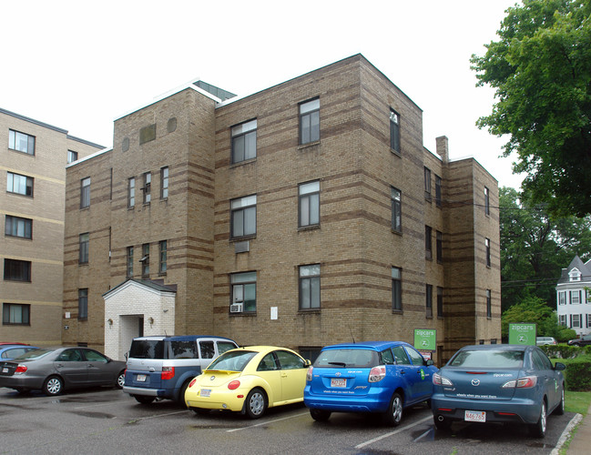 287 Massachusetts Ave in Arlington, MA - Foto de edificio - Building Photo