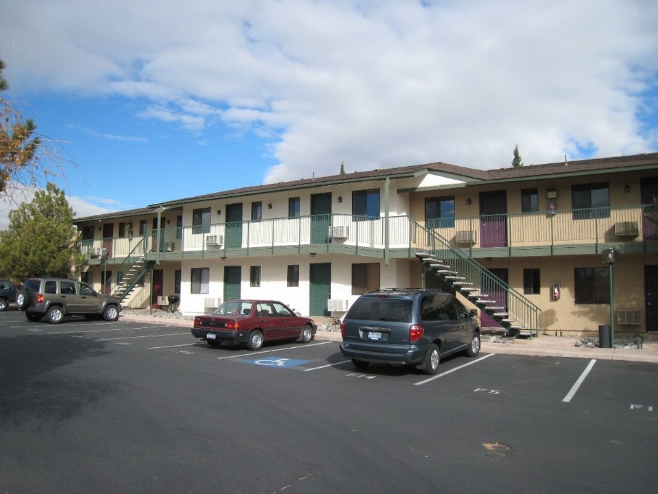 Grove Garden in Reno, NV - Building Photo