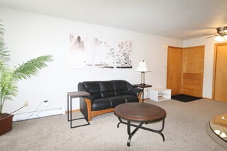 1023 S Jay St in Aberdeen, SD - Building Photo - Building Photo