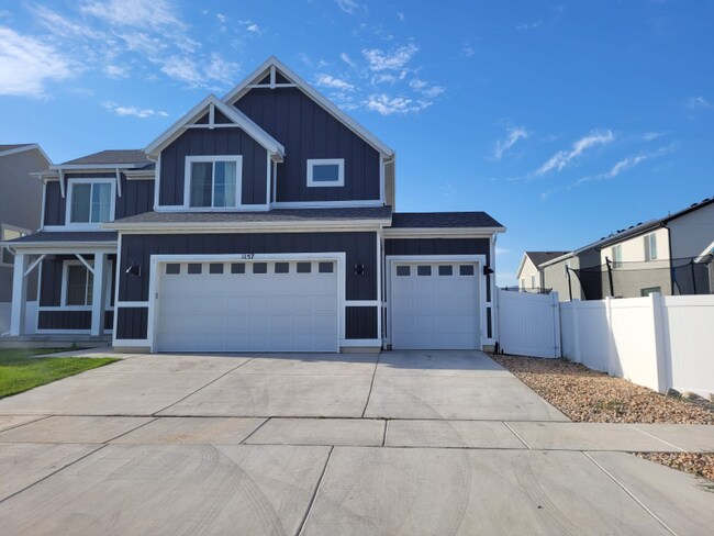 property at 1157 E Mandalyn Wy