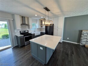 38273 Pebble Lake Trail in North Ridgeville, OH - Building Photo - Building Photo