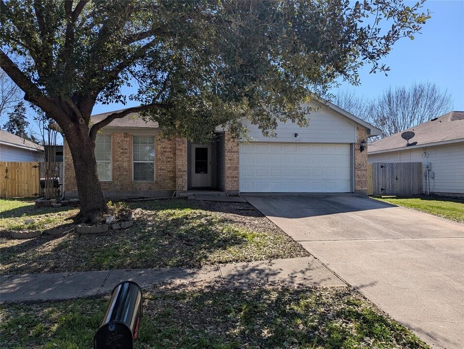 17311 Box Canyon Ln in Hockley, TX - Building Photo