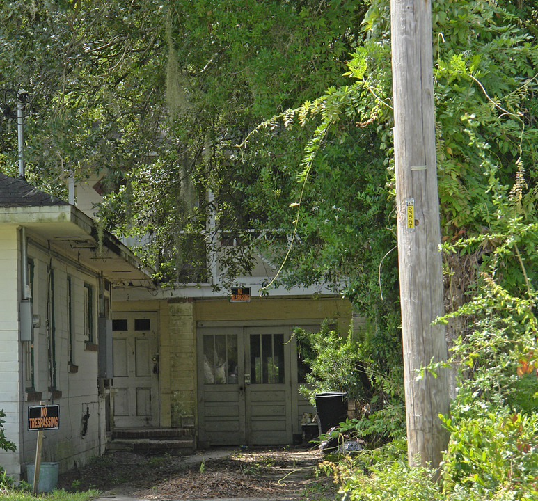 613 NW 7th Ave in Gainesville, FL - Building Photo