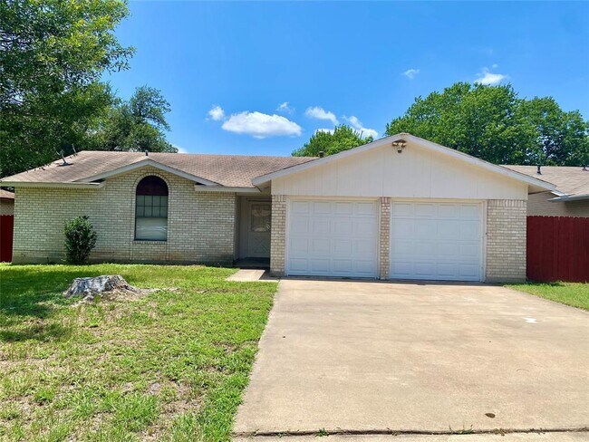 1202 Meadgreen Dr in Austin, TX - Building Photo - Building Photo