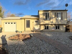 2406 Bowen St in Longmont, CO - Building Photo