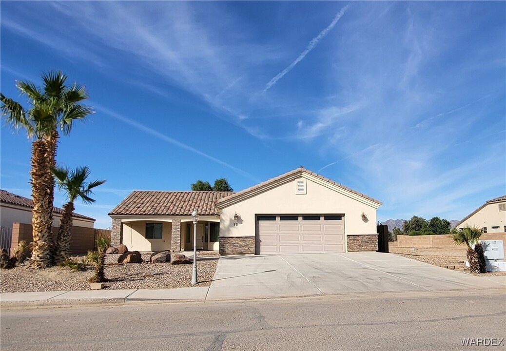 15 Spanish Bay Dr in Mohave Valley, AZ - Foto de edificio