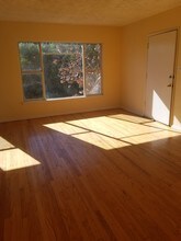 7625 Willoughby Ave, Unit 11 in West Hollywood, CA - Building Photo - Building Photo