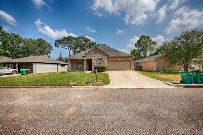 1812 Tickner St in Conroe, TX - Building Photo - Building Photo