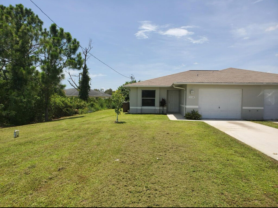 1118 Eisenhower Blvd in Lehigh Acres, FL - Building Photo